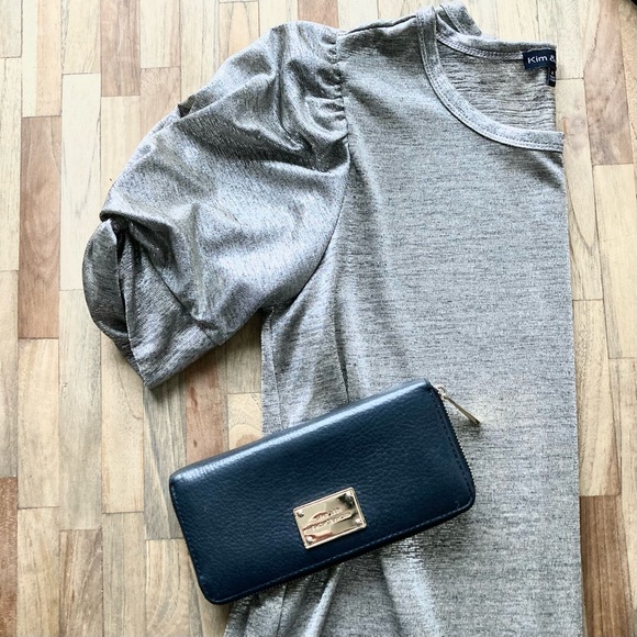 Michael Kors Black Gold Large Leather Wallet - Picture 4 of 16